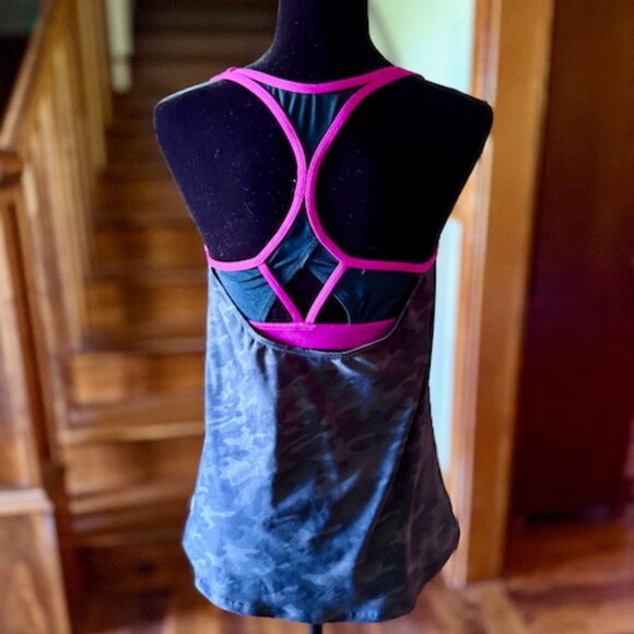 TYR Durafast Elite Women's Taylor Swim Tank Blackout camo - Picture 2 of 4